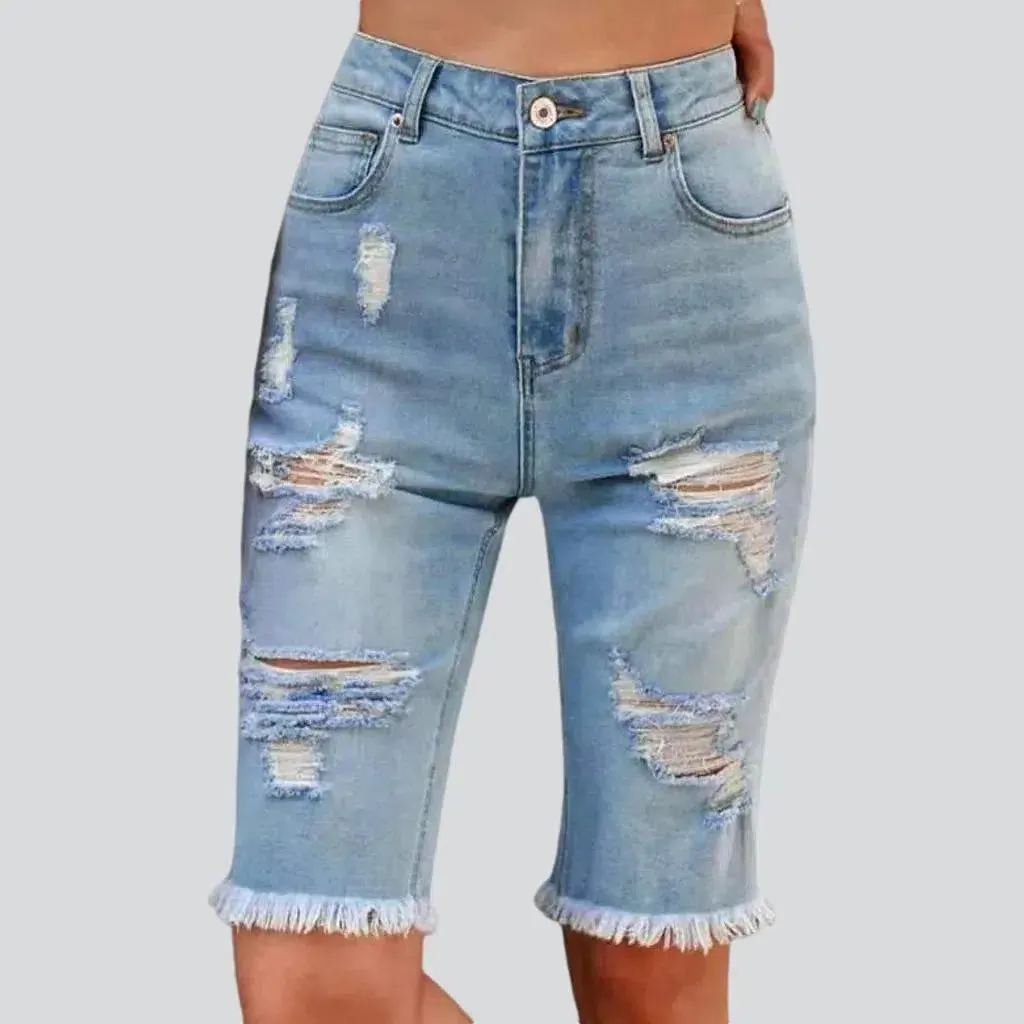 Frayed-hem knee-length jean shorts for ladies