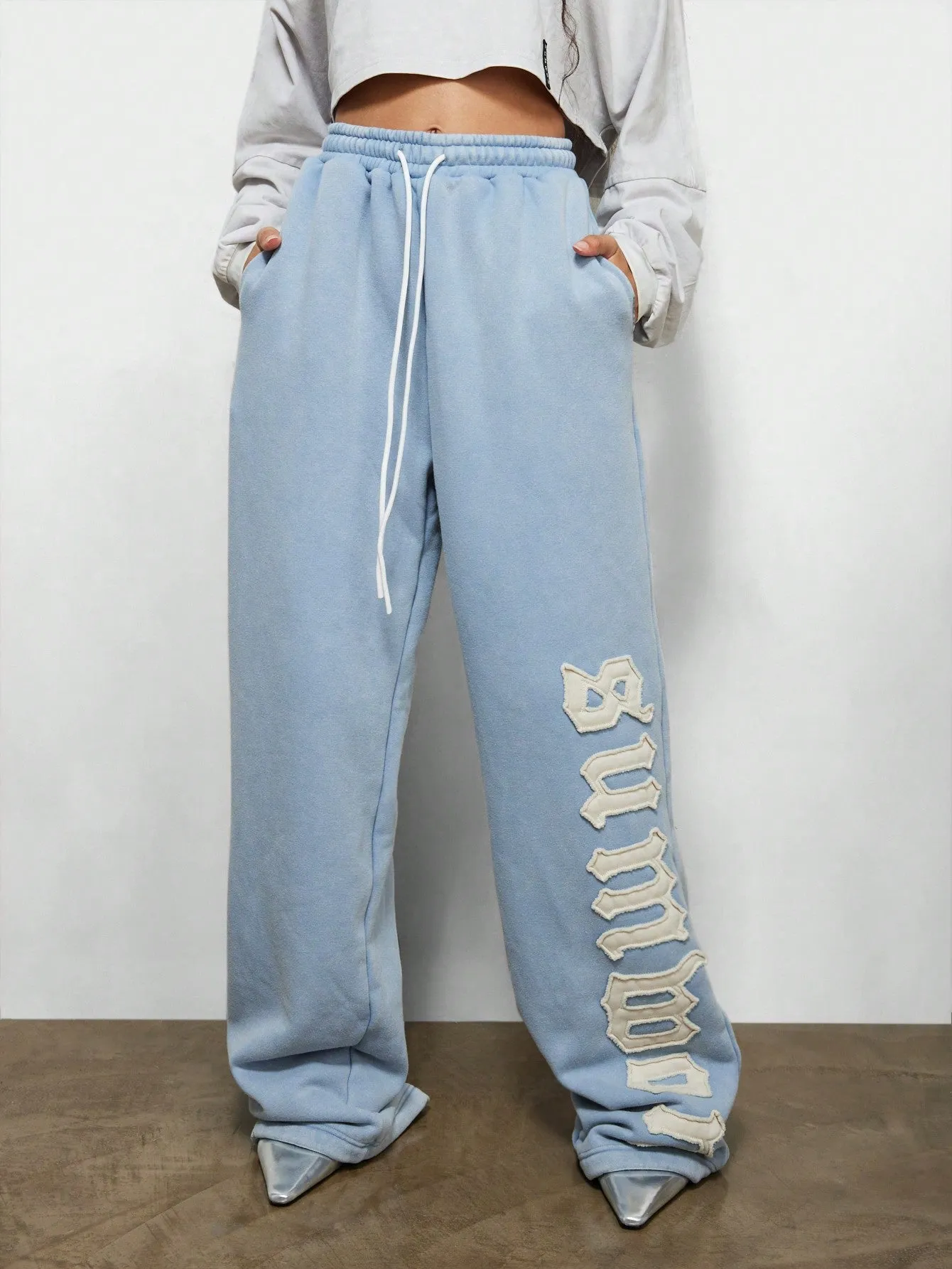 SUMWON WOMEN Wide Leg Washed Sweatpants With Applique