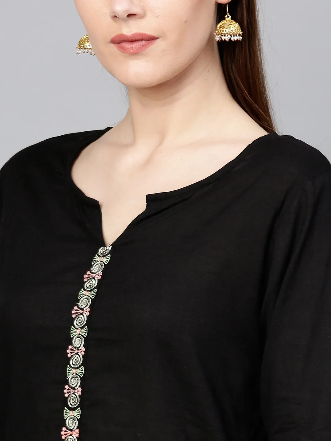 Women Black & Off-White Solid Kurta Set